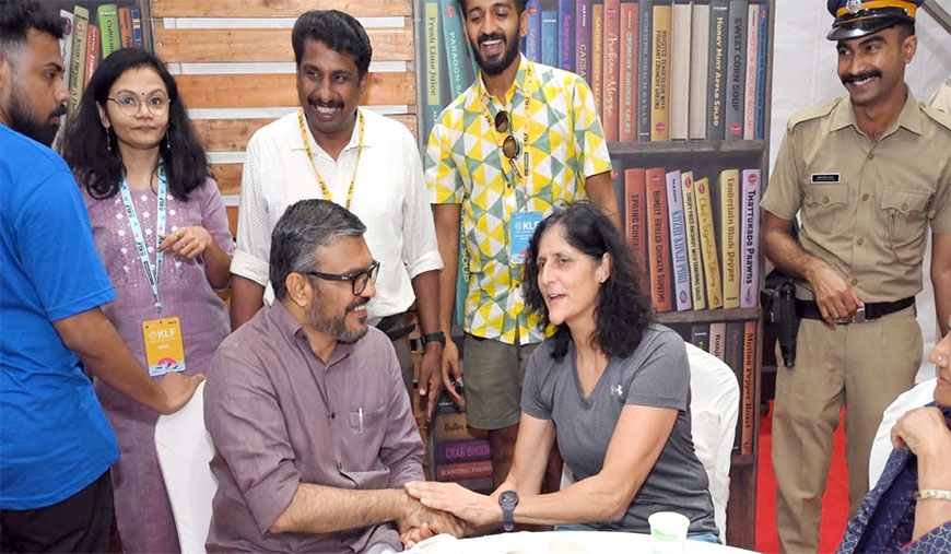 விண்ணில் இருந்து வந்த அறிவியல் தேவதை -சி.முருகேசன்