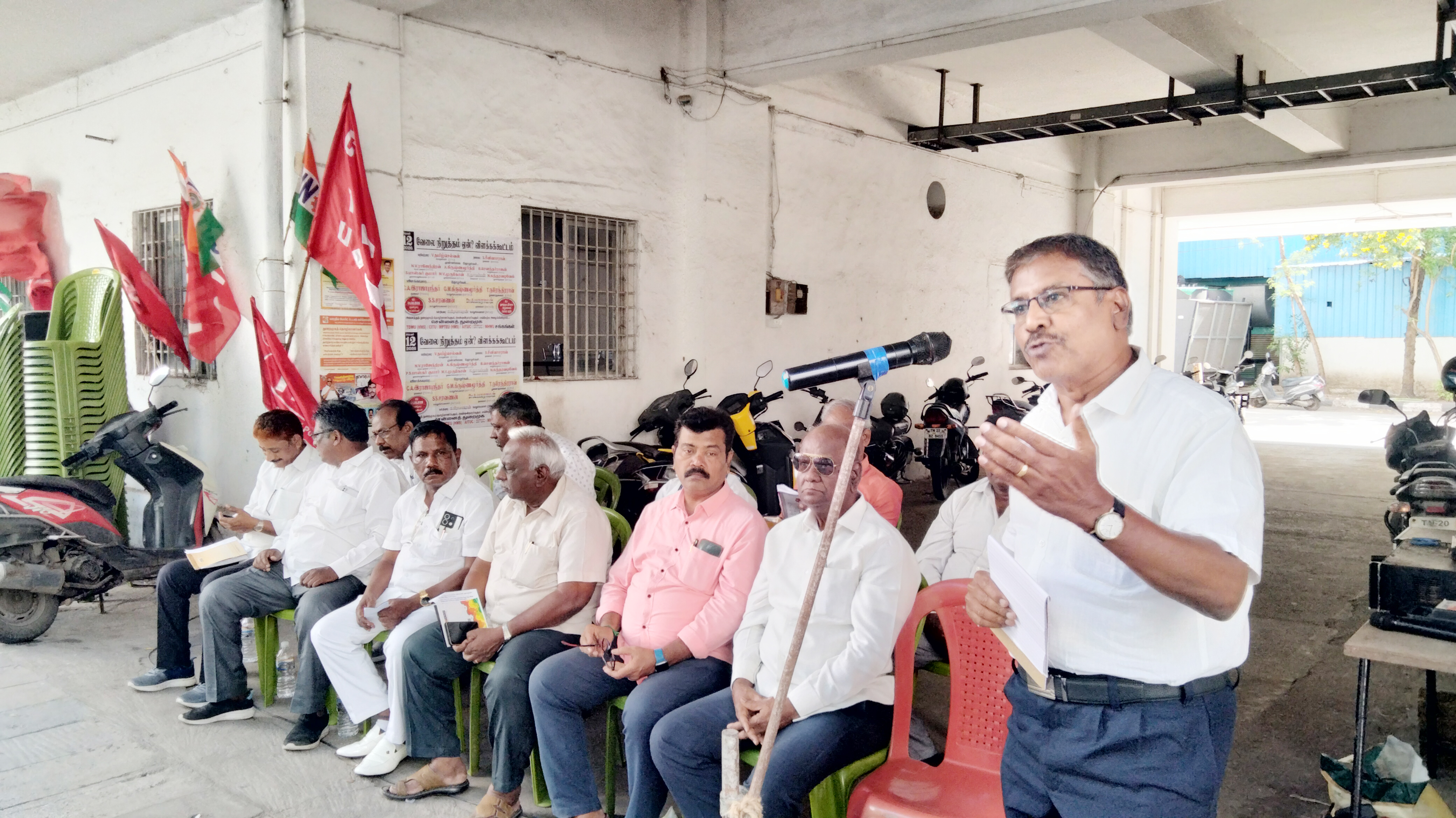 சென்னை துறைமுகத்தில் வேலை நிறுத்த விளக்கக்கூட்டம்