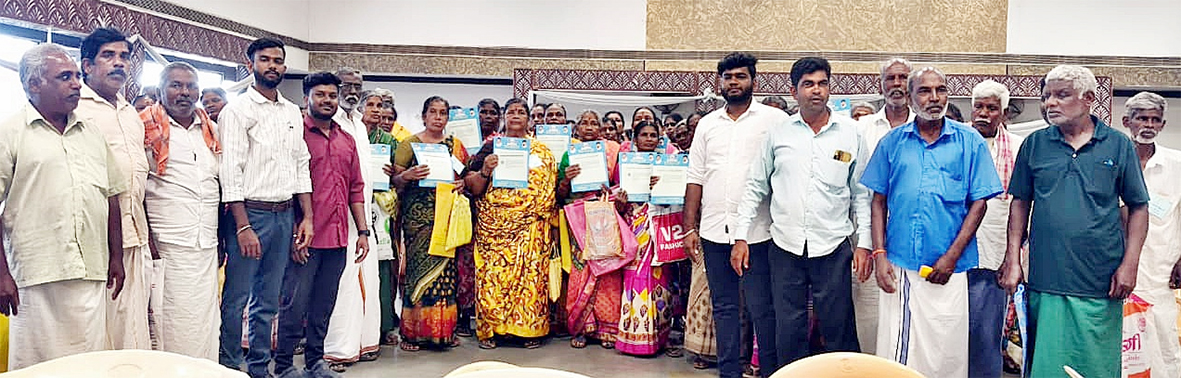 ஐந்தாண்டு தொடர் போராட்டத்திற்கு கிடைத்த வெற்றி மாணிக்காபுரம் மக்களுக்கு மனைப்பட்டா கிடைத்தது