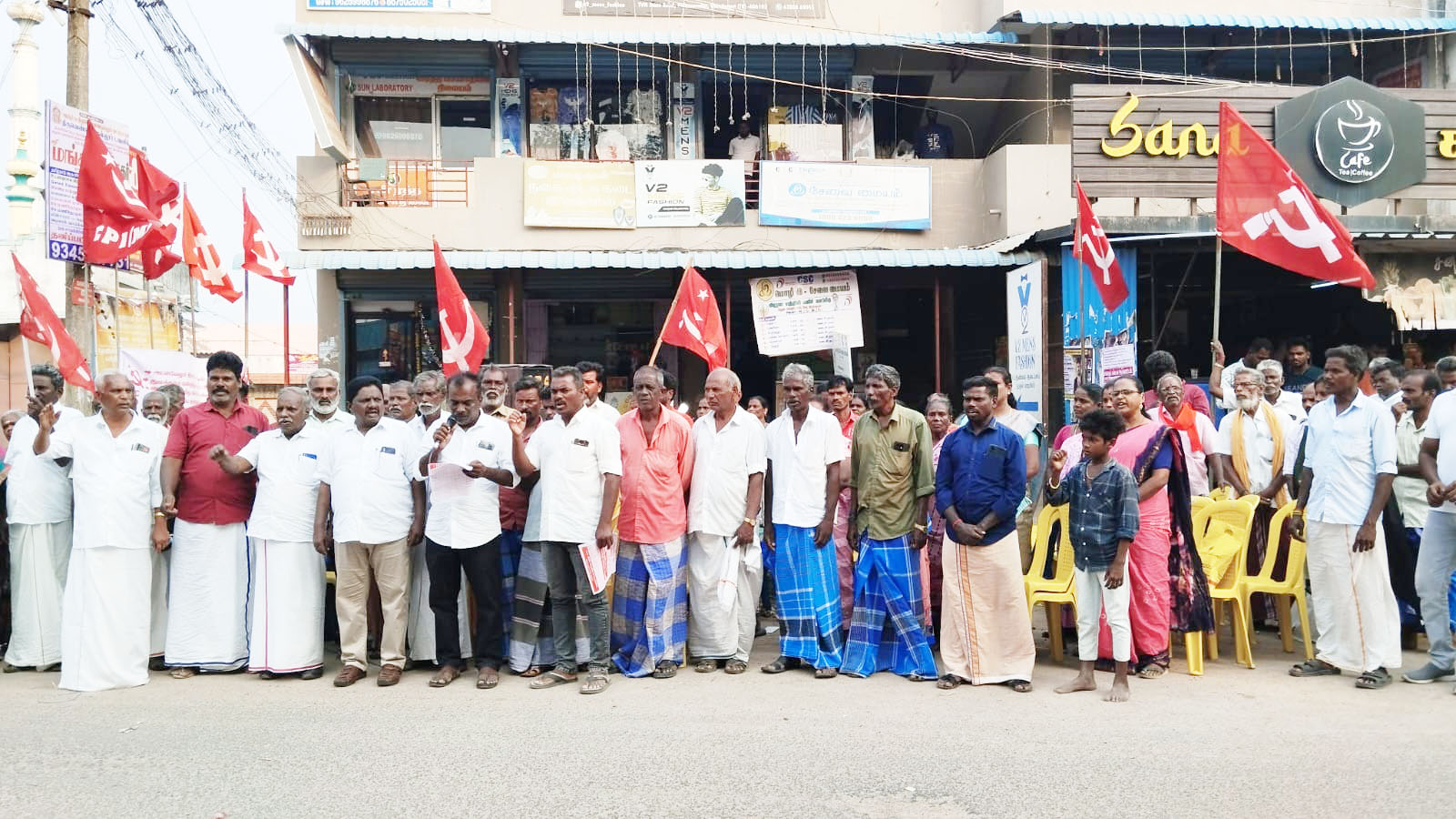 குற்றவாளிகளுக்குத் துணைபோகும் களமருதூர் காவல் துறையினர் கண்டித்து மார்க்சிஸ்ட் கம்யூனிஸ்ட் கட்சி ஆர்ப்பாட்டம்