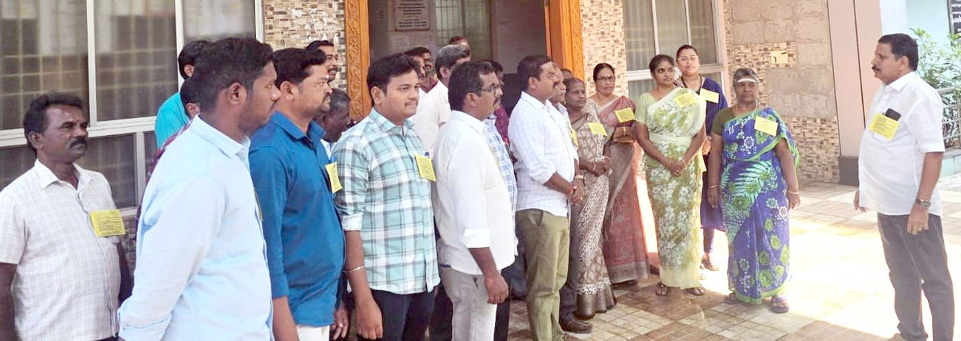 10 அம்சக் கோரிக்கைகளை வலியுறுத்தி மாநகராட்சி ஊழியர்கள் ஆர்ப்பாட்டம்