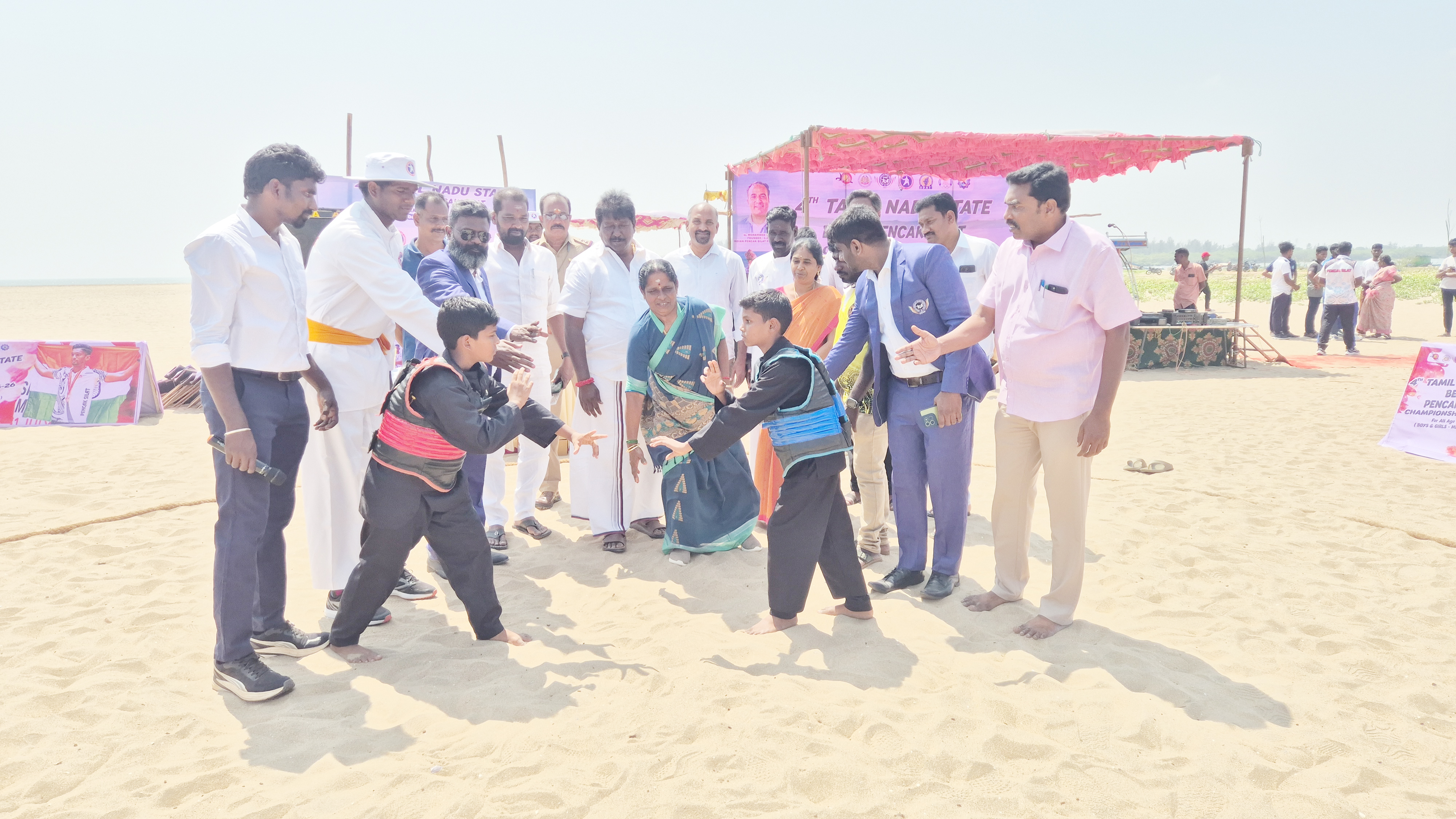 மாநில அளவிலான பீச் பென்காக் சிலாட் போட்டி தொடங்கியது