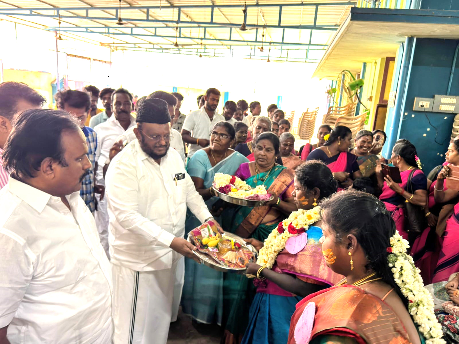 சமுதாய வளைகாப்பு நிகழ்ச்சி