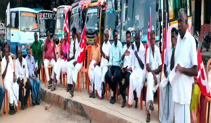 ஆலங்குளத்தில் புதிய பேருந்து நிலைய கட்டிட பணிகளை துவக்கிடுக! சிபிஎம் ஆர்ப்பாட்டம்