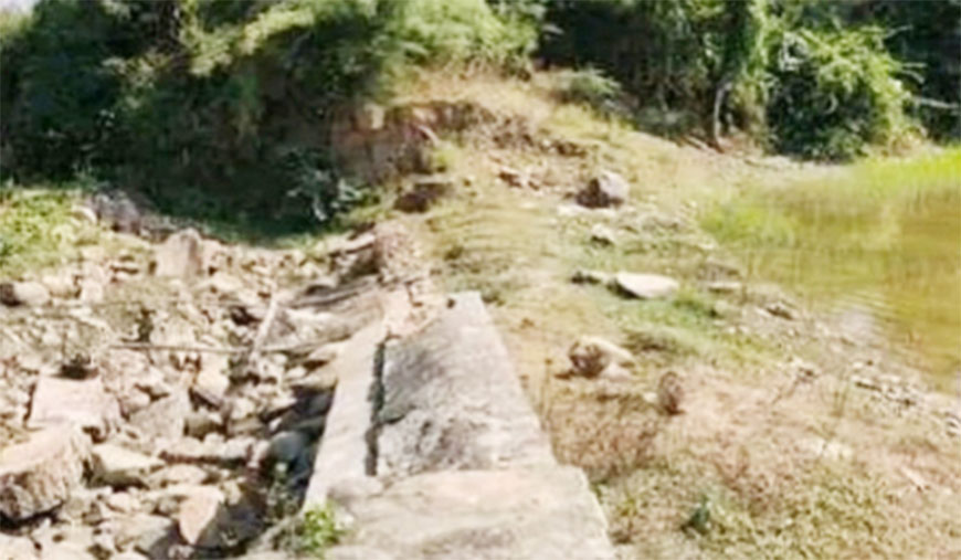 உடைந்த ஏரிக்கரையைச் சீரமைக்கக்கோரி விவசாயிகள் போராட்ட எச்சரிக்கை!