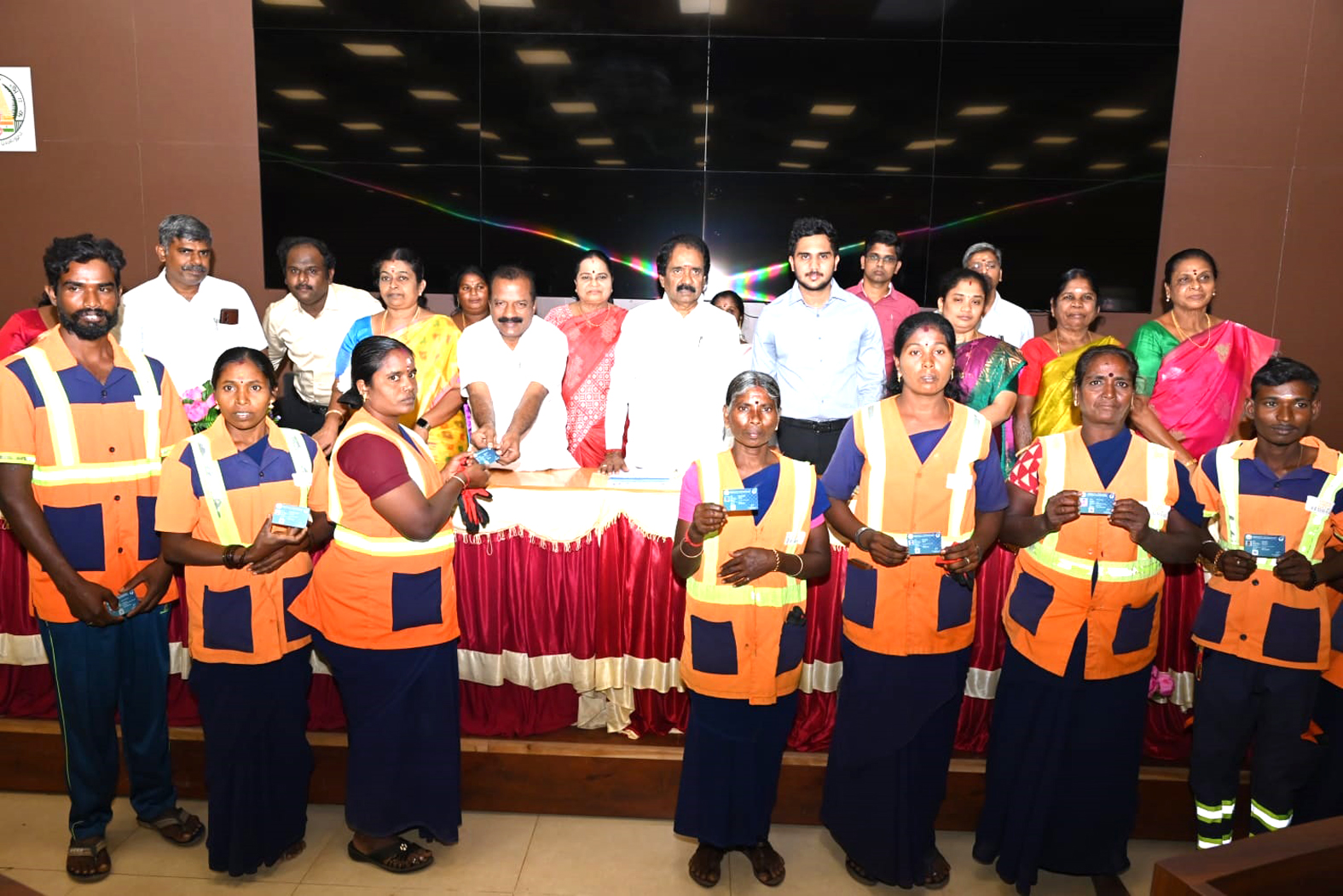 மாநகராட்சி, நகராட்சி, பேரூராட்சி பகுதிகளில் தனியாருக்கு கொடுக்கும் பணிகளை அரசே எடுத்து நடத்த வலியுறுத்தல் வாரிய தலைவர் பேட்டி