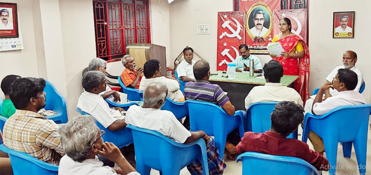 திருப்பூர் மாவட்டத்தில் சிவப்பு புத்தக தினம்