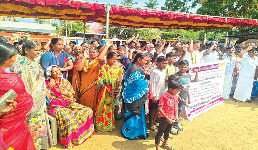 மீனவர்கள் கைது : இராமேஸ்வரத்தில் வேலைநிறுத்தம்