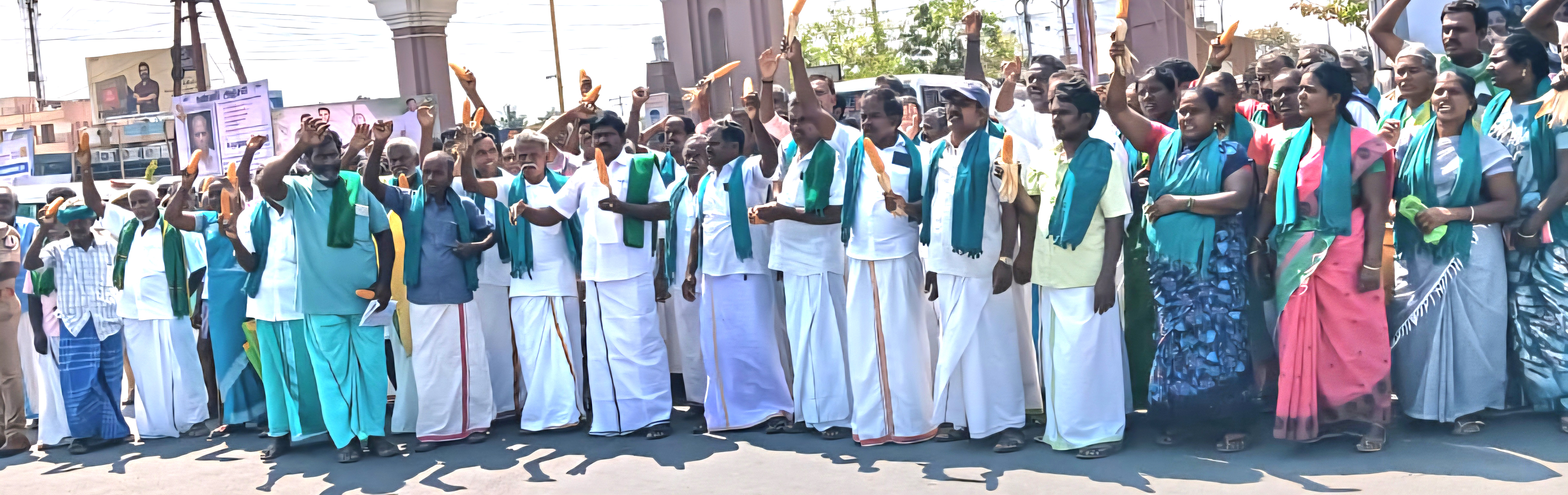 மக்காசோளப் பயிர் குவிண்டாலுக்கு ரூ.2,400 வழங்க வலியுறுத்தி ஆர்ப்பாட்டம்