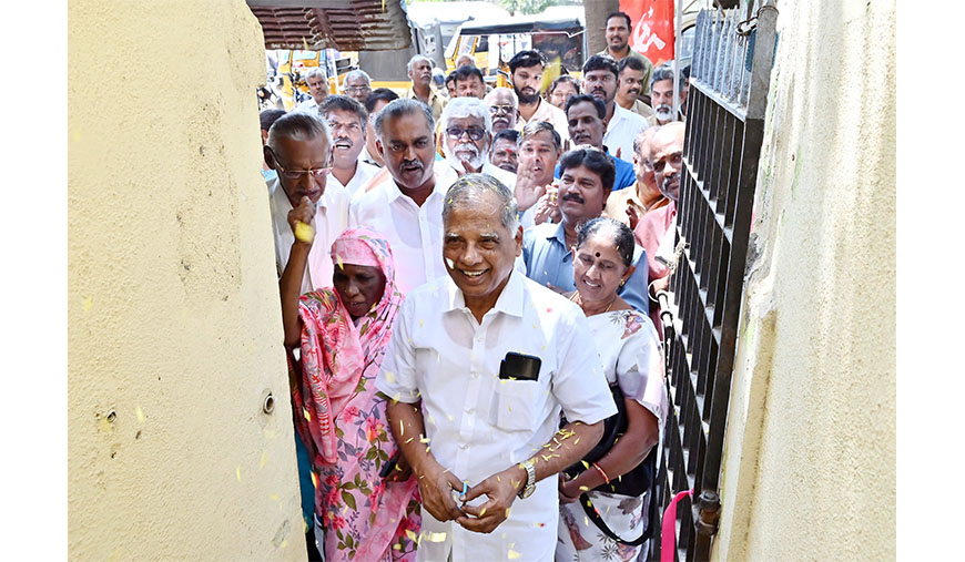 சாலையோர வியாபாரிகளை மார்க்சிஸ்ட் கட்சி பாதுகாக்கும் அலுவலக திறப்பு விழாவில் ஜி.ராமகிருஷ்ணன் பேச்சு