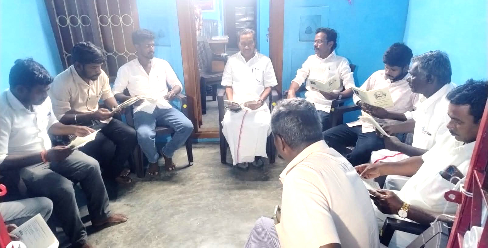 சிவப்பு புத்தக வாசிப்பு இயக்கம்