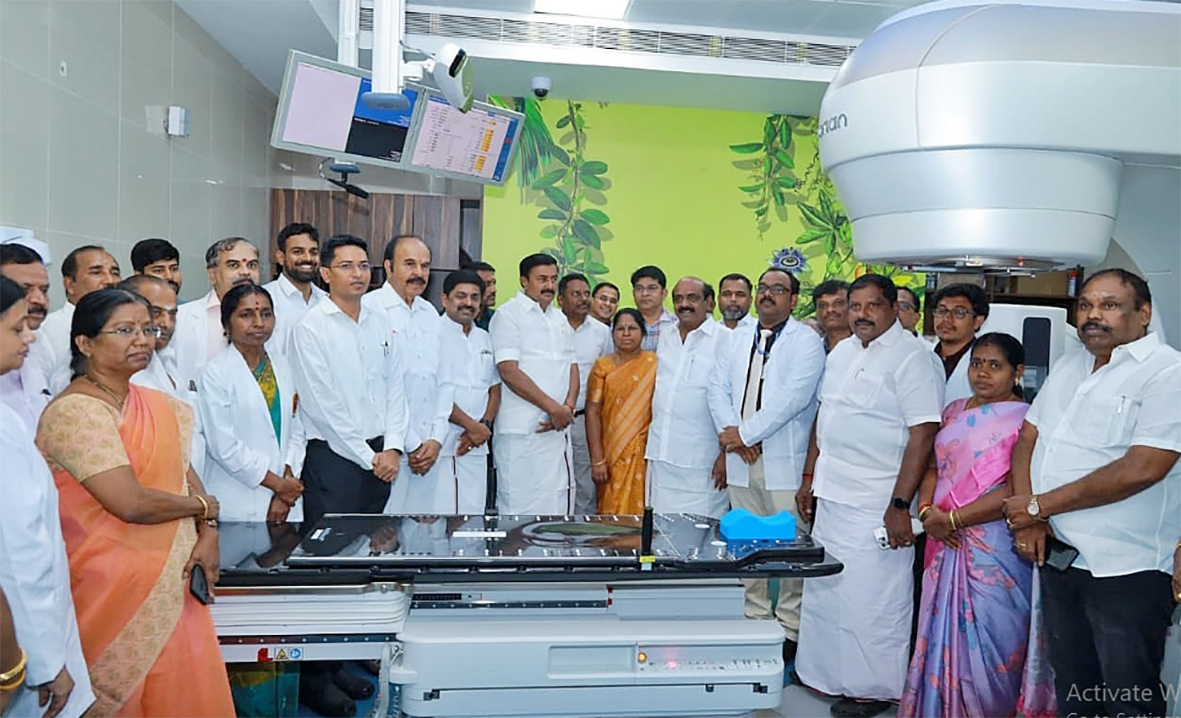 திருப்பூரில் புற்றுநோய் நவீன கதிரியக்க சிகிச்சை மையம் திறப்பு 100 படுக்கை கொண்ட புற்றுநோய் மருத்துவமனைக்கு அடிக்கல்
