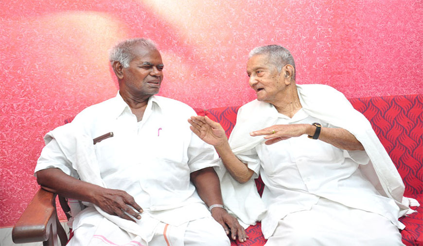 தோழர் நல்லகண்ணு மறைவு உழைக்கும் மக்களுக்கும், இடதுசாரி கட்சிகளுக்கும் ஏற்பட்ட பேரிழப்பு! செங்கொடி தாழ்த்தி மார்க்சிஸ்ட் கட்சி புகழஞ்சலி!