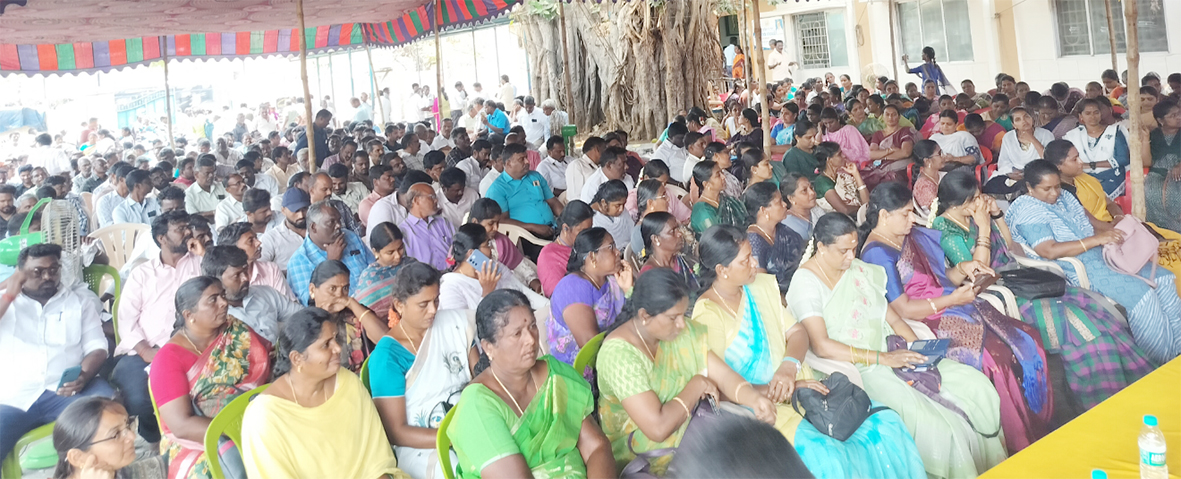 வருவாய்த்துறை சங்கங்களின் கூட்டமைப்பு போராட்டம்
