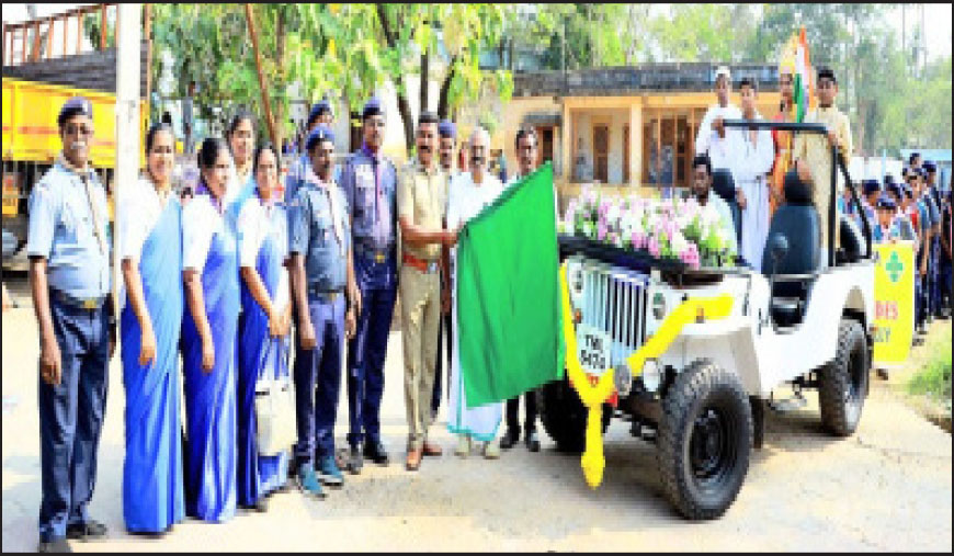 குழித்துறையில் சாரணர் பேரணி