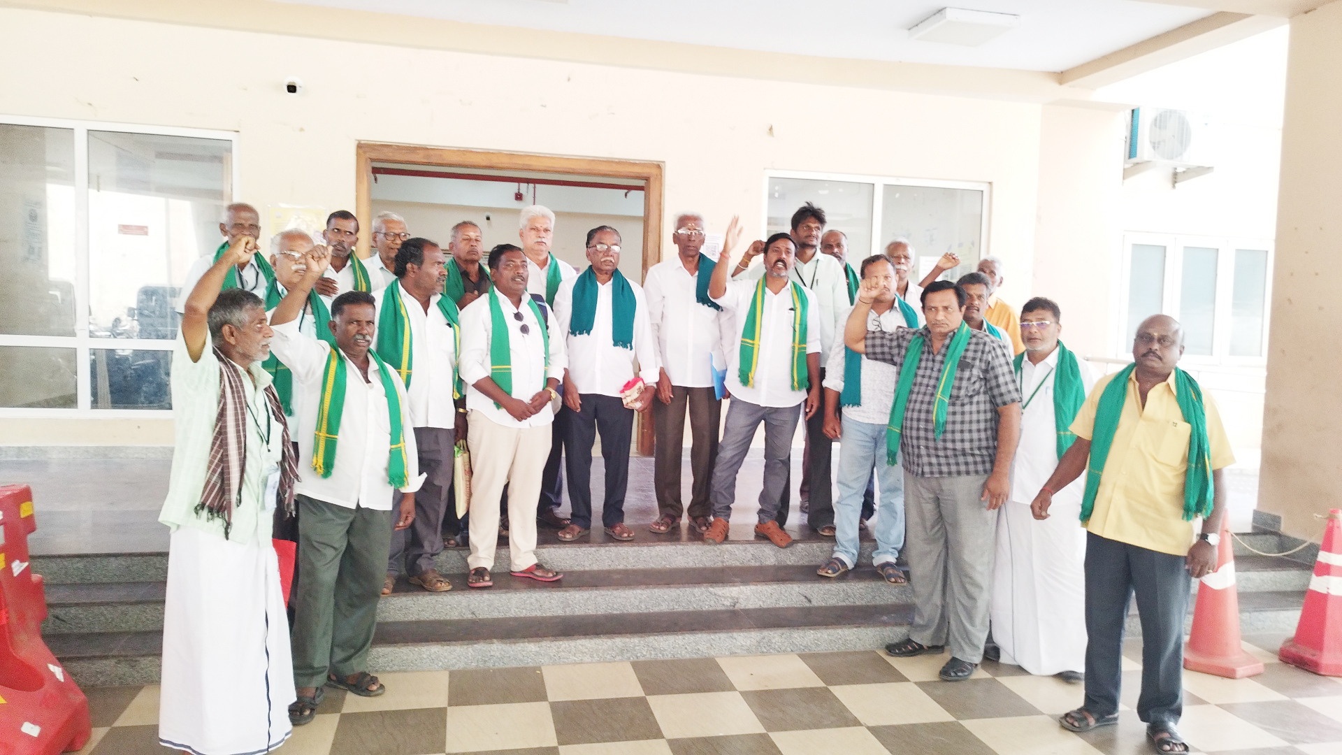 குறைதீர்வு கூட்டம் புறக்கணிப்பு