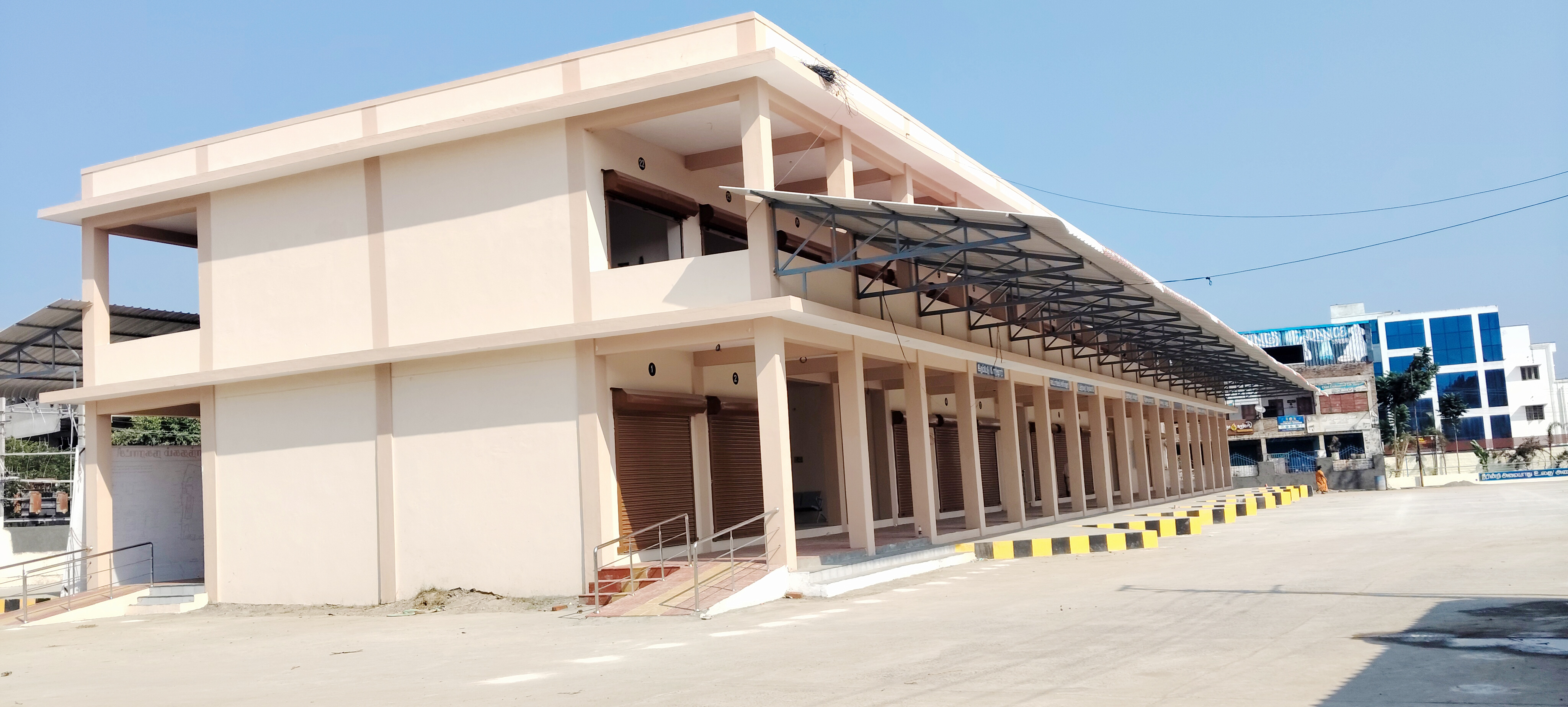 திறப்பு விழா முடிந்தும் ‘பூட்டியே’ கிடக்கும் மதுராந்தகம் பேருந்து நிலையம்