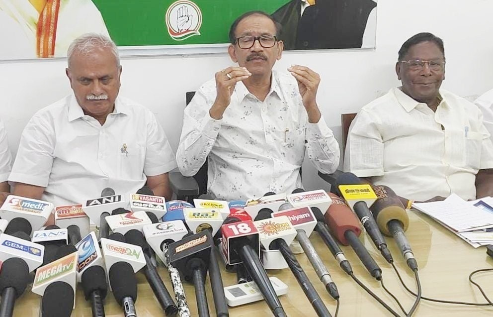 புதுச்சேரியில் திமுகவுடன் பேச்சு நடத்த