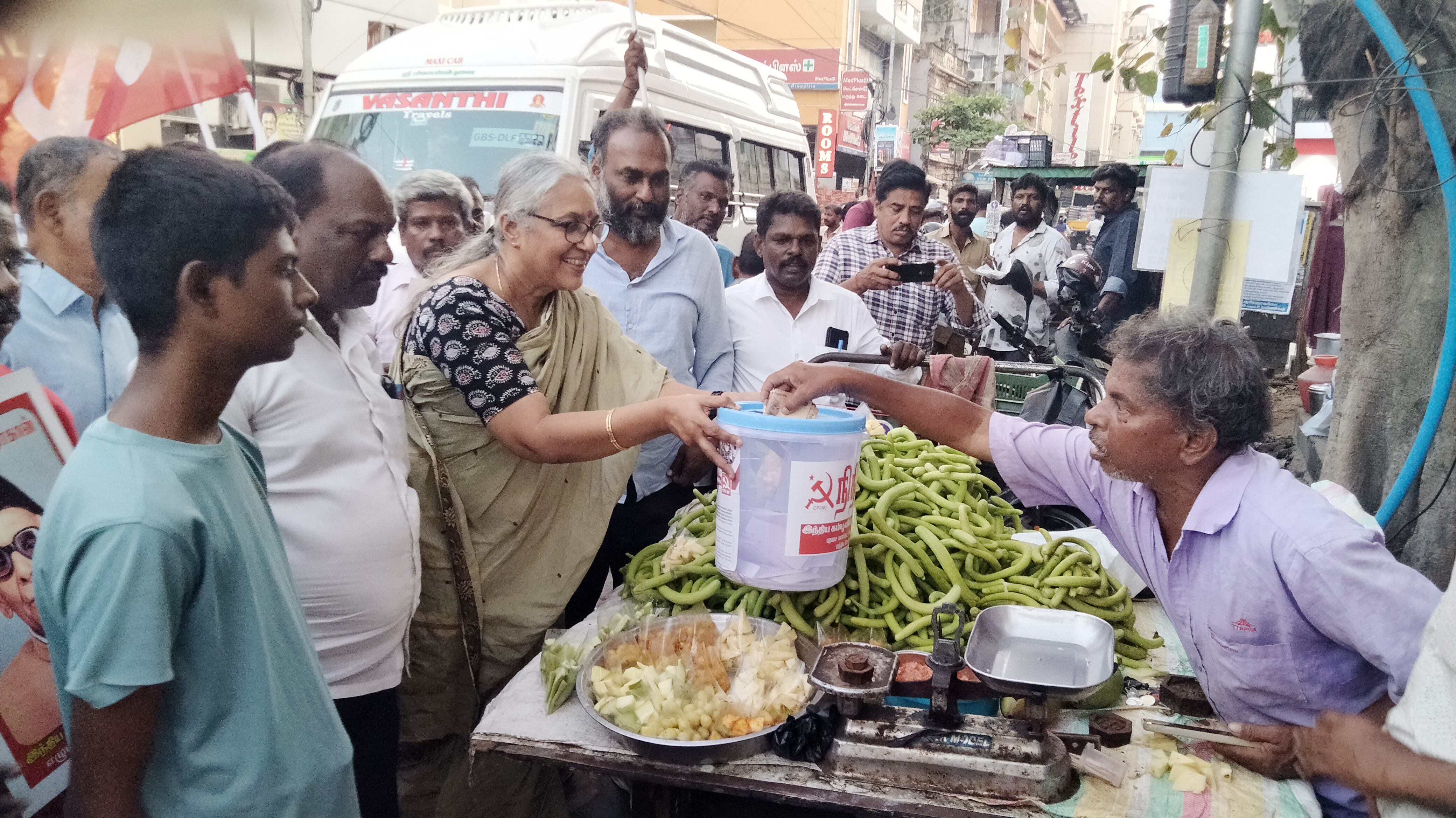 புரசையில் சிபிஎம் தேர்தல் நிதி வசூல் : ரூ.2.25 லட்சம் குவிந்தது