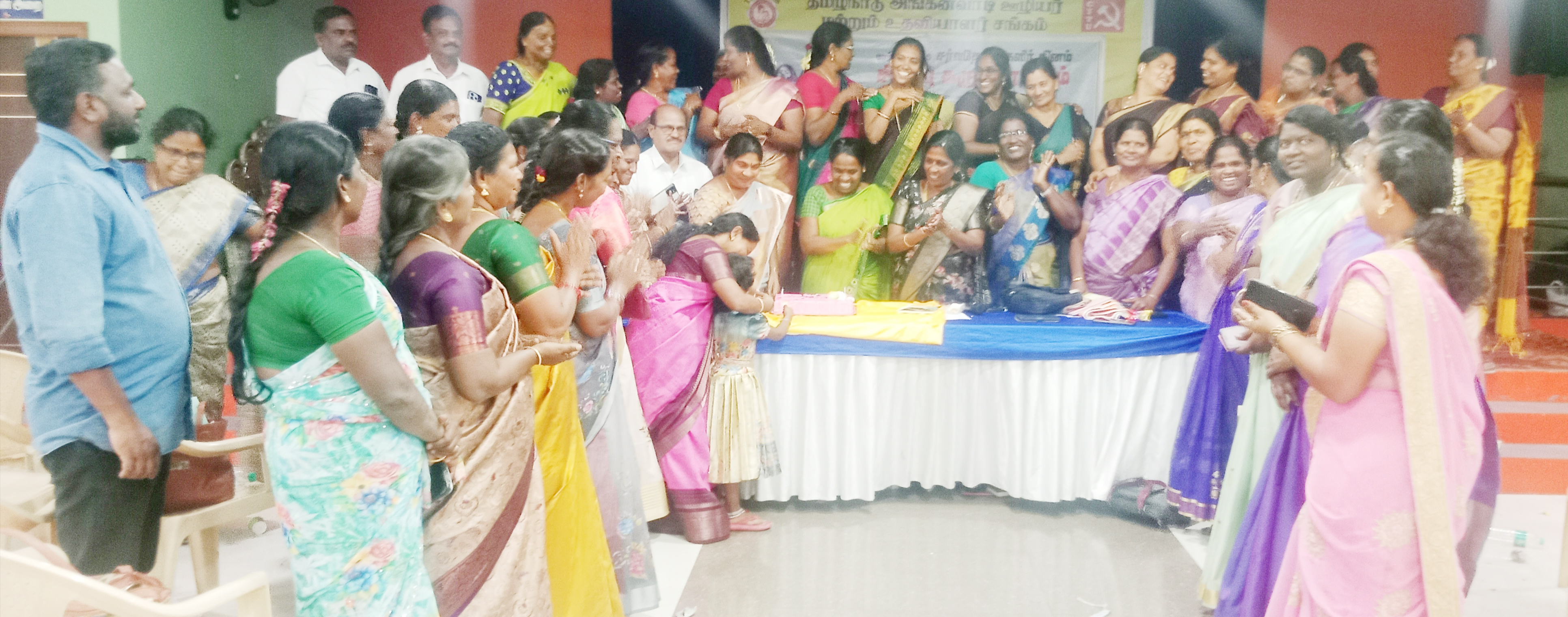ஓசூரில் அங்கன்வாடி ஊழியர் சங்க மகளிர் தின கருத்தரங்கம்
