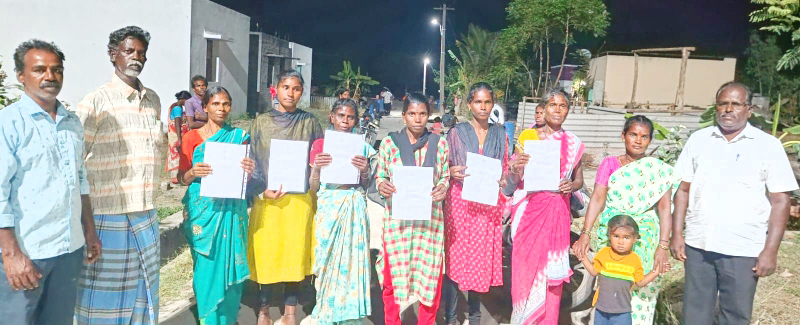 குடிமனைப்பட்டா வழங்கிய எம்எல்ஏவுக்கு இருளர் இன மக்கள் நன்றி!