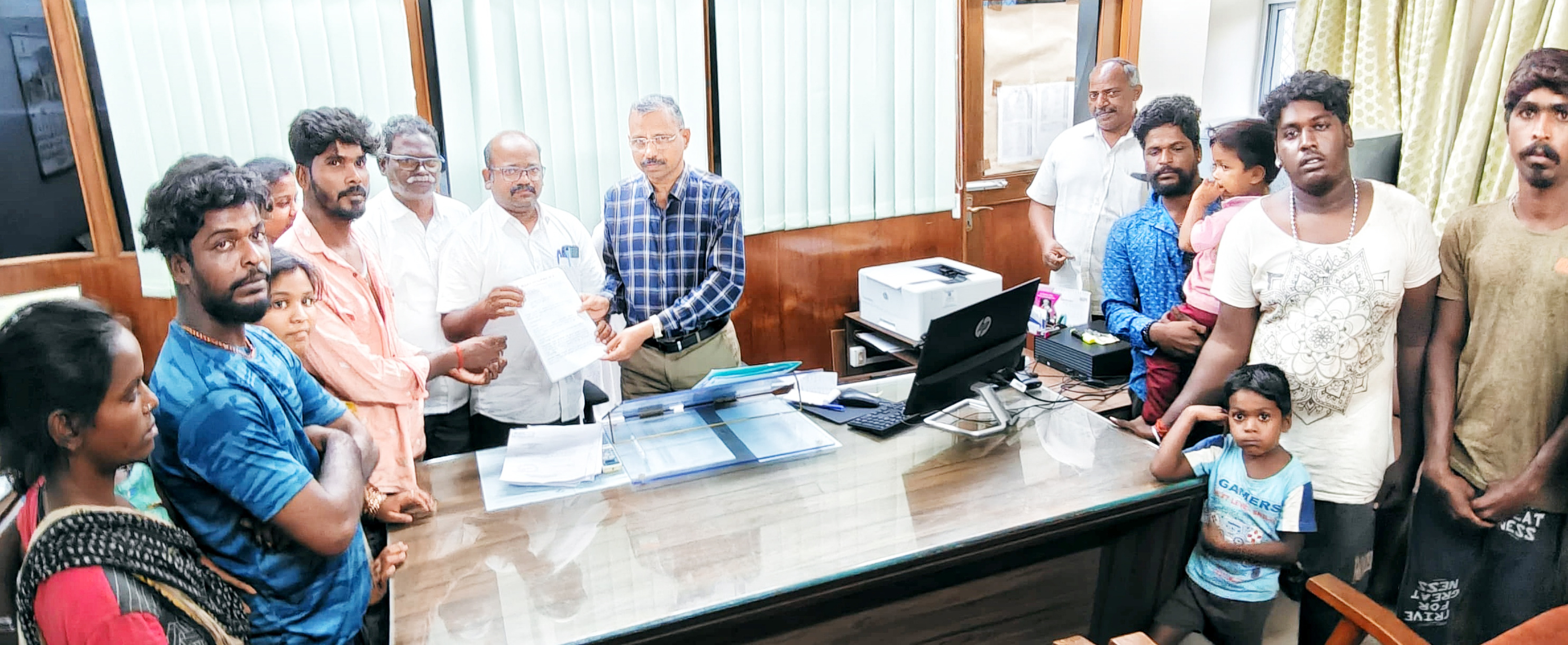 லாசுப்பேட்டை நெறிக்குறவர் பேட்டையில் புதிய புறக்காவல் நிலையம் அமைத்திடுக! துணை ஆட்சியரிடம் சிபிஎம் வலியுறுத்தல்