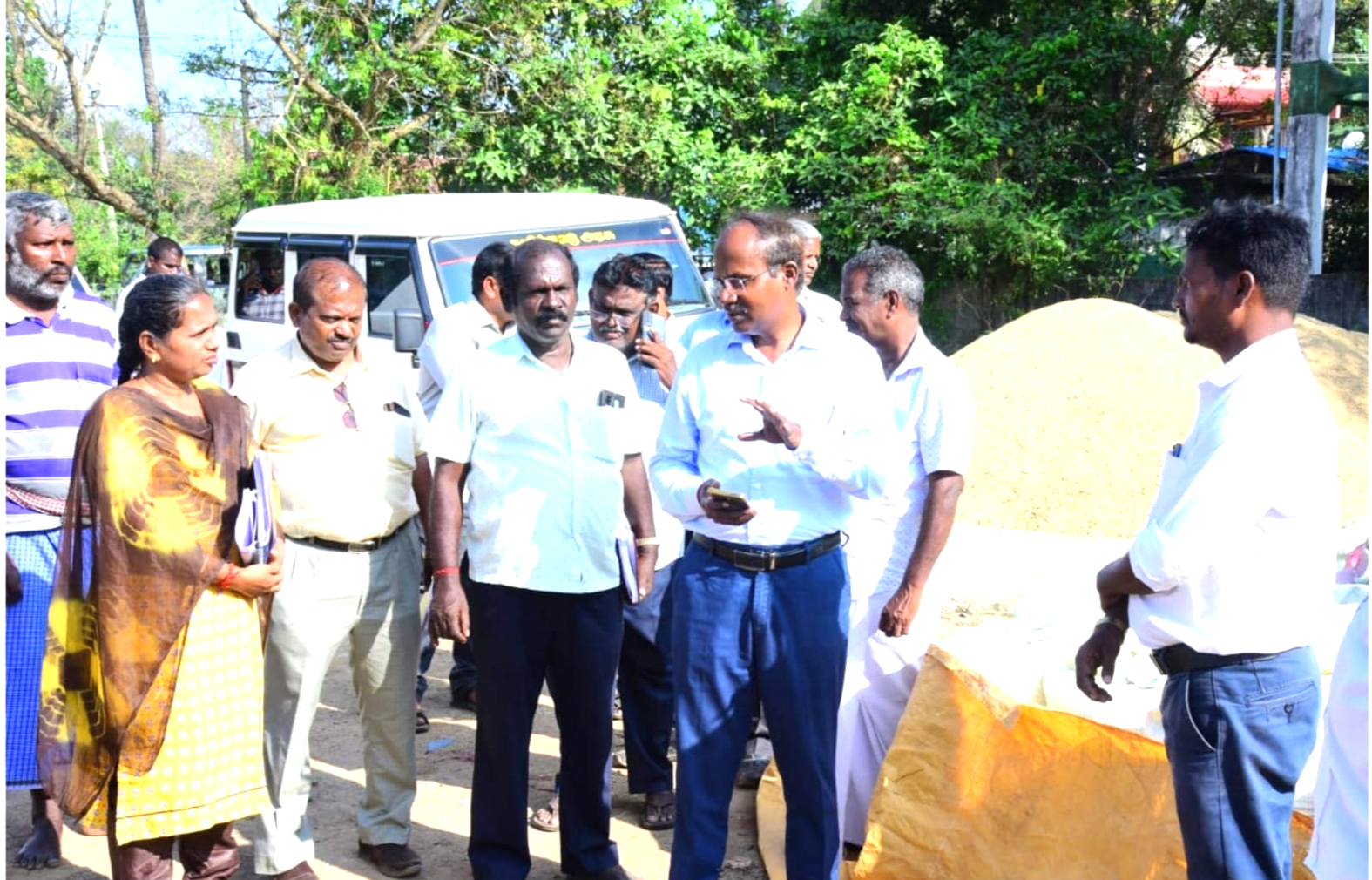 நேரடி நெல் கொள்முதல் நிலையங்களில் நுகர்பொருள் வாணிப கழக நிர்வாக இயக்குநர், மாவட்ட ஆட்சியர் ஆய்வு