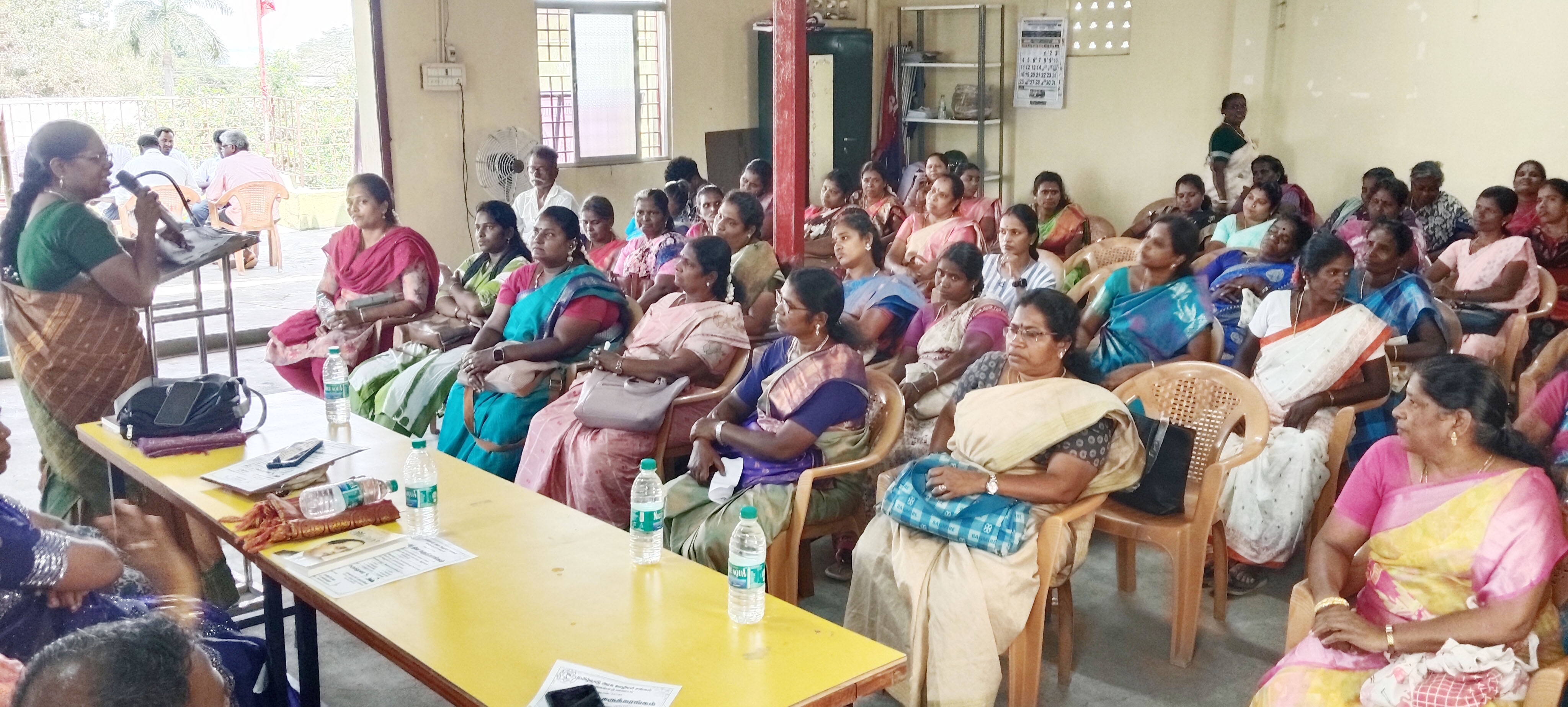 அரசு ஊழியர் சங்கம் சார்பில் மகளிர் தின கருத்தரங்கம்