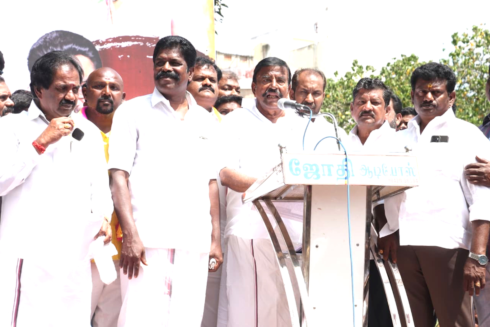சமையல் எரிவாயு சிலிண்டர் தட்டுப்பாட்டை சரி செய்ய
