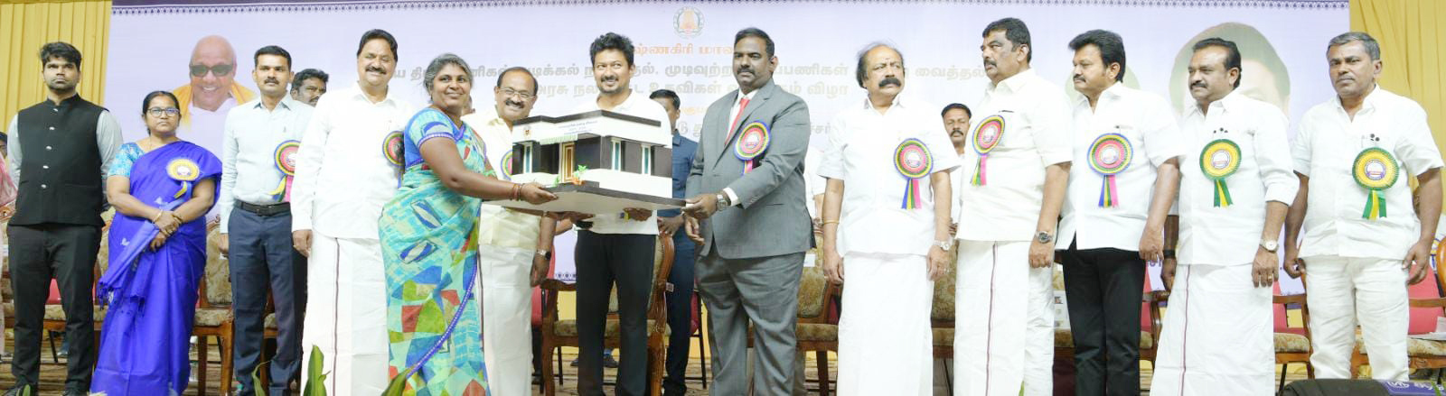 ரூ. 326.93 கோடி நலத்திட்ட உதவிகள் கிருஷ்ணகிரியில் துணை முதல்வர் உதயநிதி ஸ்டாலின் வழங்கினார்