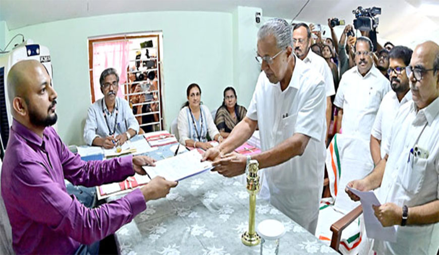 தர்மடம் தொகுதிக்கு எல்.டி.எப் வேட்பாளராக பினராயி விஜயன் வேட்புமனு தாக்கல்!
