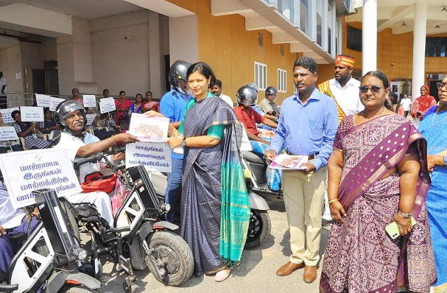 வாக்குப்பதிவை வ மதுரை லியுறுத்தி மாற்றுத்திறனாளிகளின் பேரணி