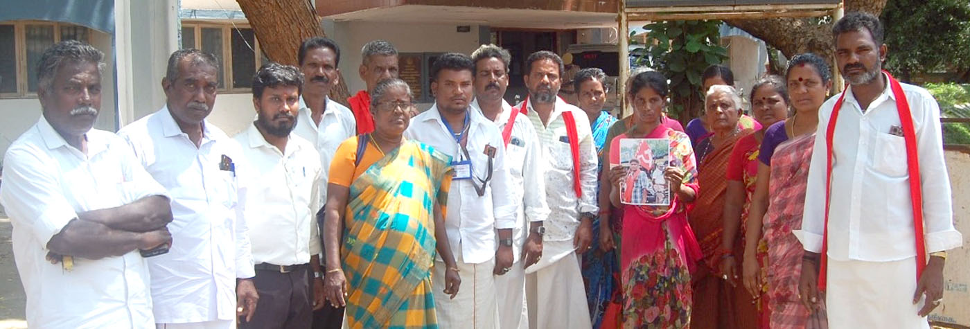 கணவன் கொலையில் உடந்தையாக இருந்த கோழிப்பண்ணை உரிமையாளரையும் சேர்த்திடுக! மாவட்ட எஸ்.பி.யிடம் மனைவி மனு அளிப்பு