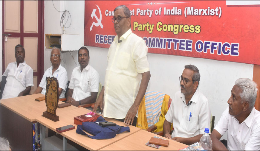 “வாசிப்பு, இயக்கமாக மாறினால்தான் சமூக மாற்றம் சாத்தியம்!” பாராட்டு விழாவில் எழுத்தாளர் ச. தமிழ்ச்செல்வன் அழைப்பு