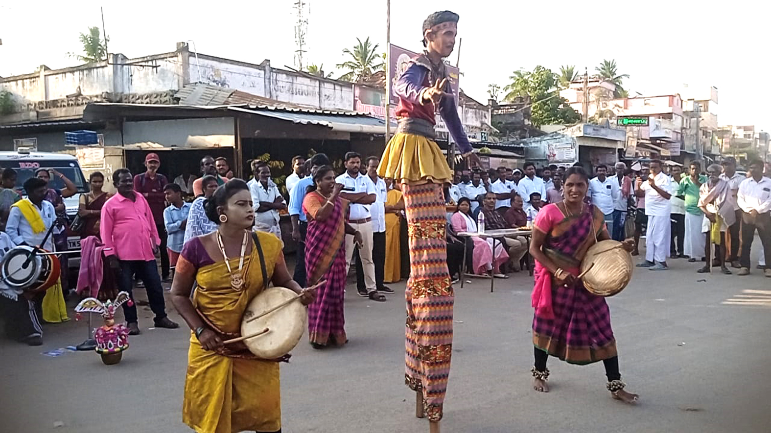 தேர்தல் விழிப்புணர்வு கிராமிய கலை நிகழ்ச்சி