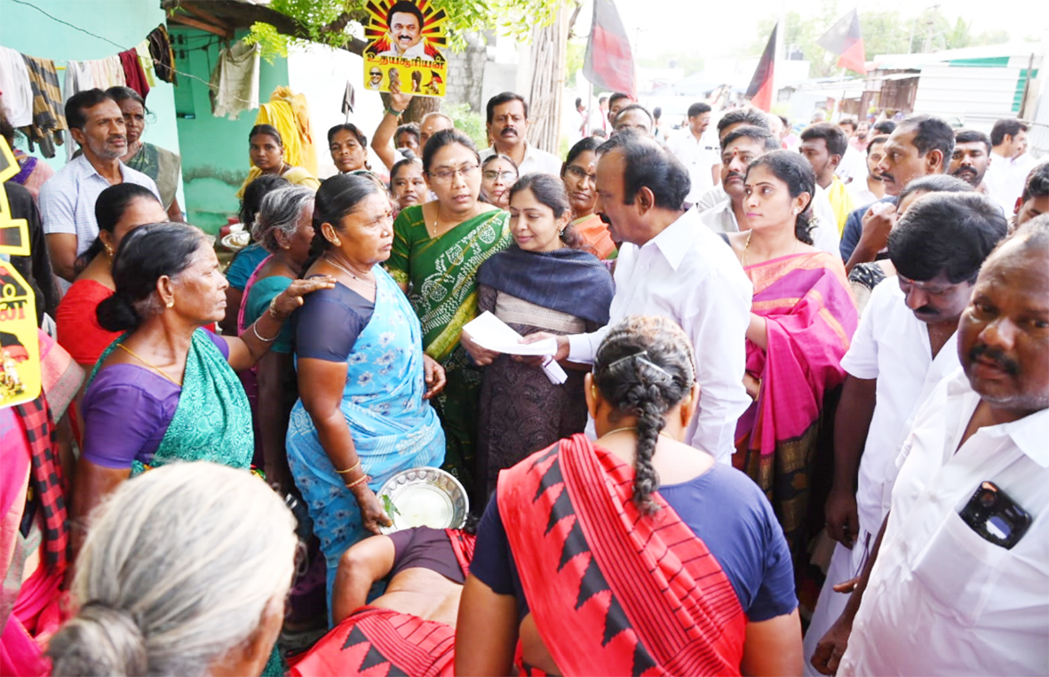 ஈரோடு மேற்கில் அமைச்சர் முத்துசாமி வாக்கு சேகரிப்பு