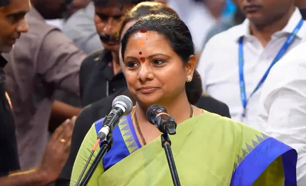 புதிய கட்சியை தொடங்கிய தெலங்கானா முன்னாள் முதலமைச்சரின் மகள்!