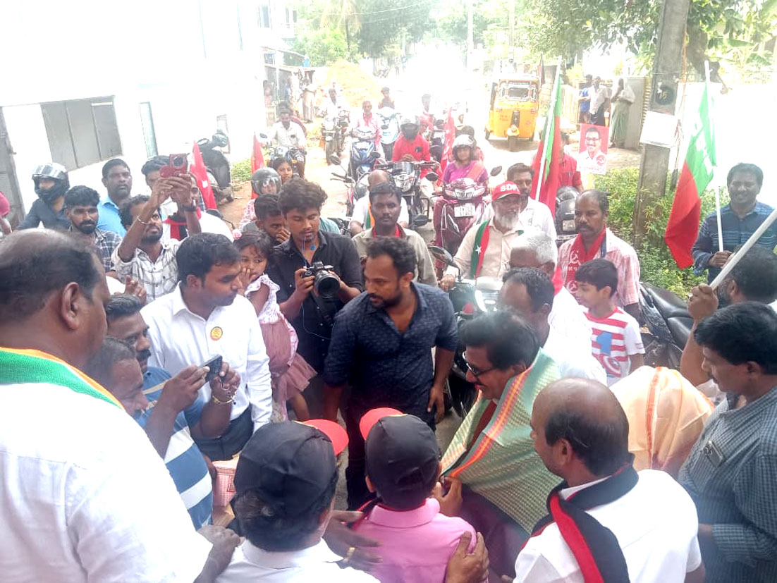 திருவிதாங்கோடு பேரூராட்சியில் கூட்டணிக் கட்சியினர் வாக்குச் சேகரிப்பு
