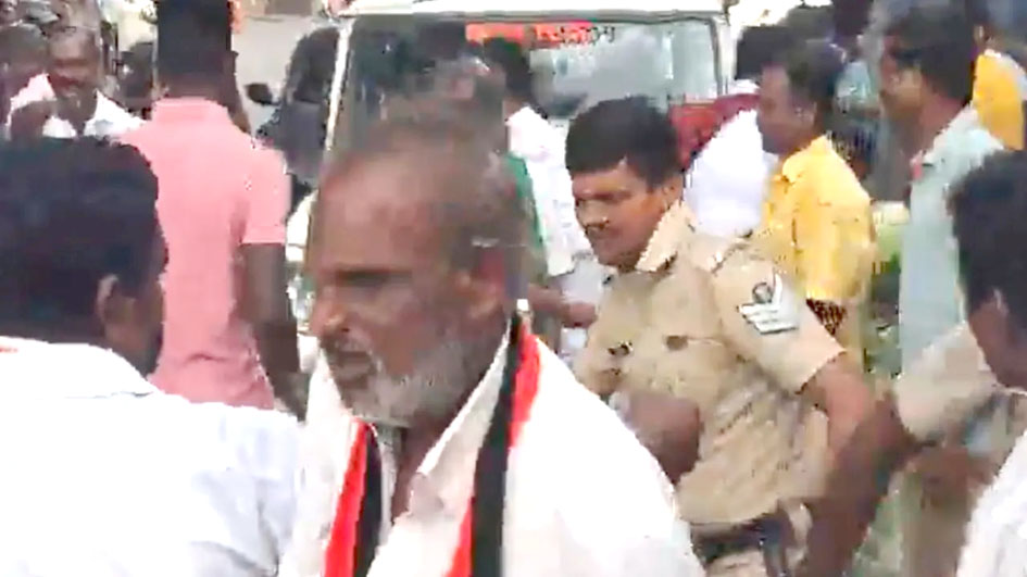 புதுச்சேரி மண்ணாடிப்பட்டில் வன்முறை