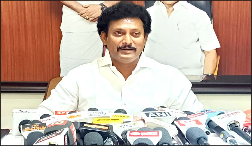 ஒன்றிய அரசு மிரட்டினாலும் ஆட்சிக்கு வருபவர்கள் பி.எம்.ஸ்ரீ திட்டத்தை ஏற்றுக் கொள்ளக் கூடாது! திருச்சியில் முன்னாள் அமைச்சர் அன்பில் மகேஸ் பேட்டி