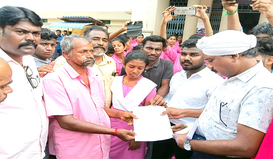 திருச்சியில் சிகிச்சைக்காக அனுமதிக்கப்பட்ட நர்சிங் மாணவி திடீர் சாவு சிபிஎம், மாணவர் சங்கம் தலைமையில் உறவினர்கள் போராட்டம்