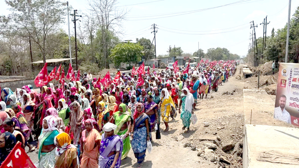 மகாராஷ்டிராவில் பெண்கள், இளைஞர்கள் பிரம்மாண்ட பேரணி