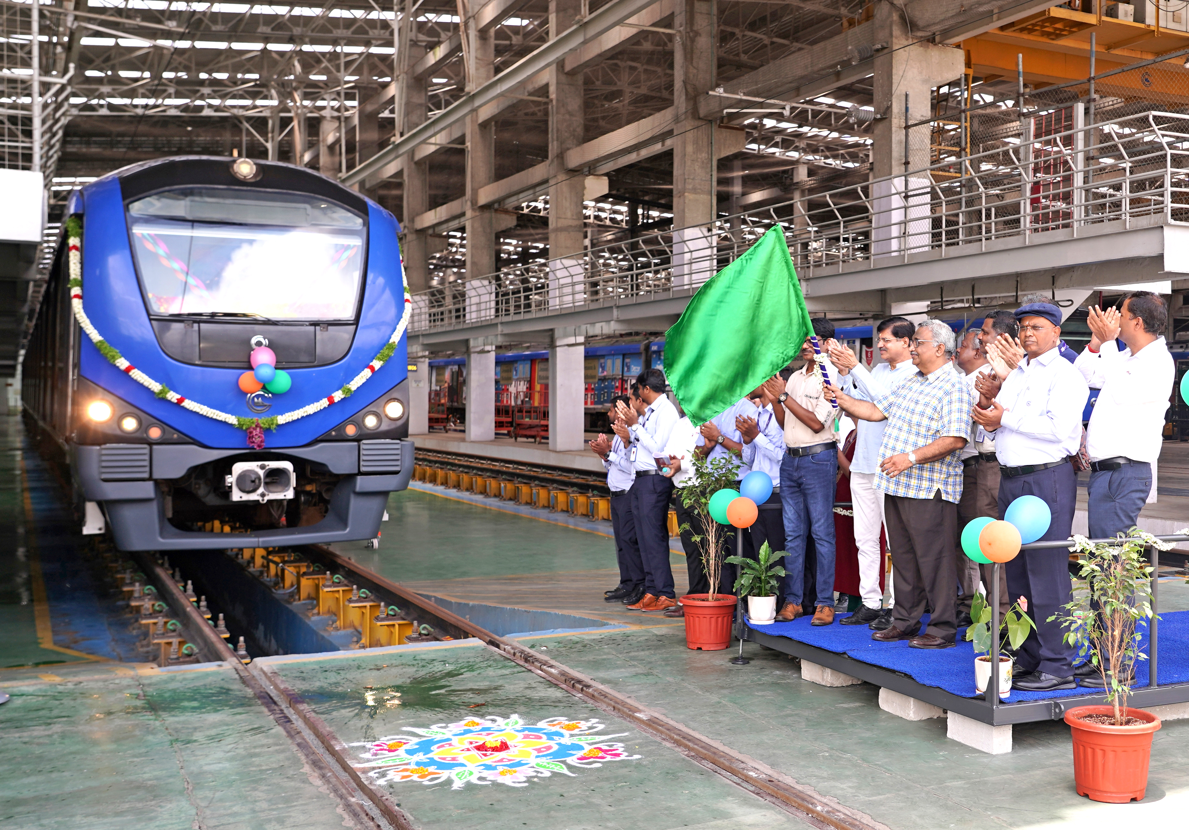 புடவை, துப்பட்டா கதவில் சிக்கினால் ரயிலை நிறுத்தும் புதிய தொழில்நுட்பம் சென்னை மெட்ரோவில் தொடக்கம்!