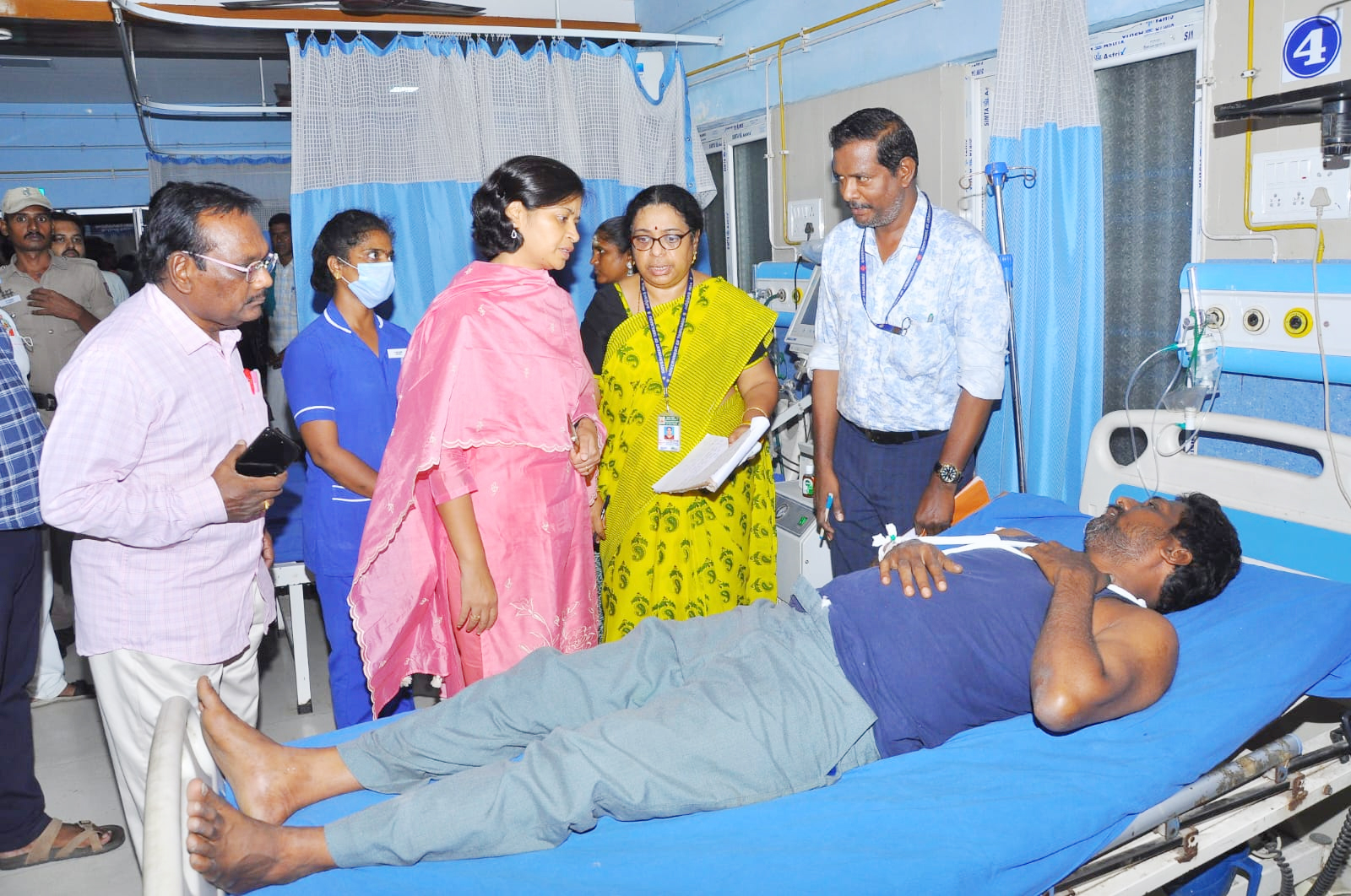 நெடுஞ்சாலையில் விபத்து: 3 பேர் பலி