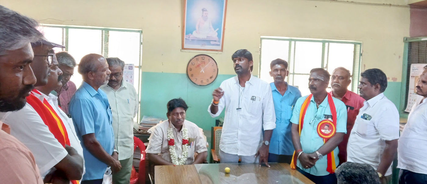 அரசுப் போக்குவரத்துக் கழக கிளை மேலாளர் ரவிச்சந்திரனுக்கு பணி நிறைவு பாராட்டு விழா