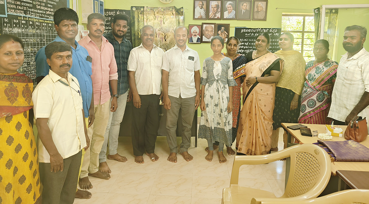 அதிக மதிப்பெண் எடுத்த மாணவிக்கு வாழ்த்து!
