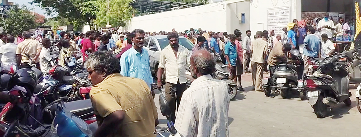 சேலத்தில் டாஸ்மாக் ஊழியர்கள் 3 ஆவது நாளாக வேலைநிறுத்தம்
