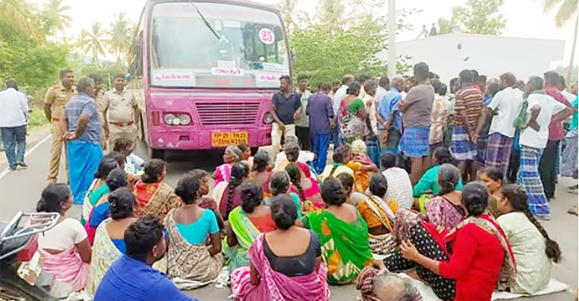பொதுப்பாதை ஆக்கிரமிப்பு: பொதுமக்கள் மறியல்