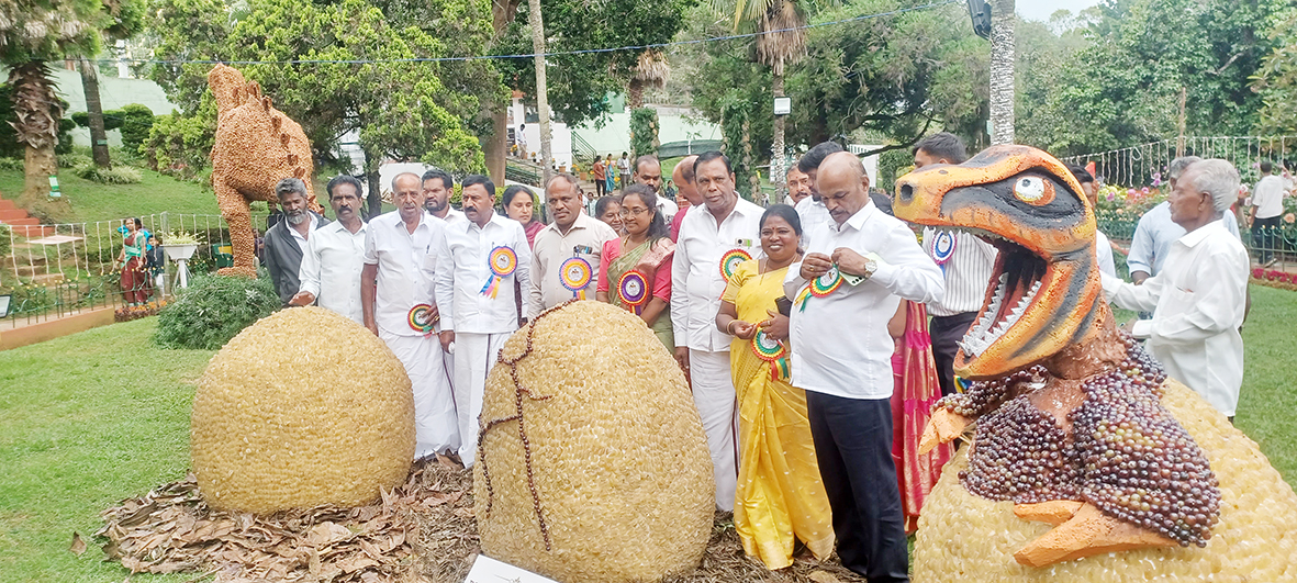 குன்னூரில் 66 ஆவது பழக் கண்காட்சி துவக்கம்