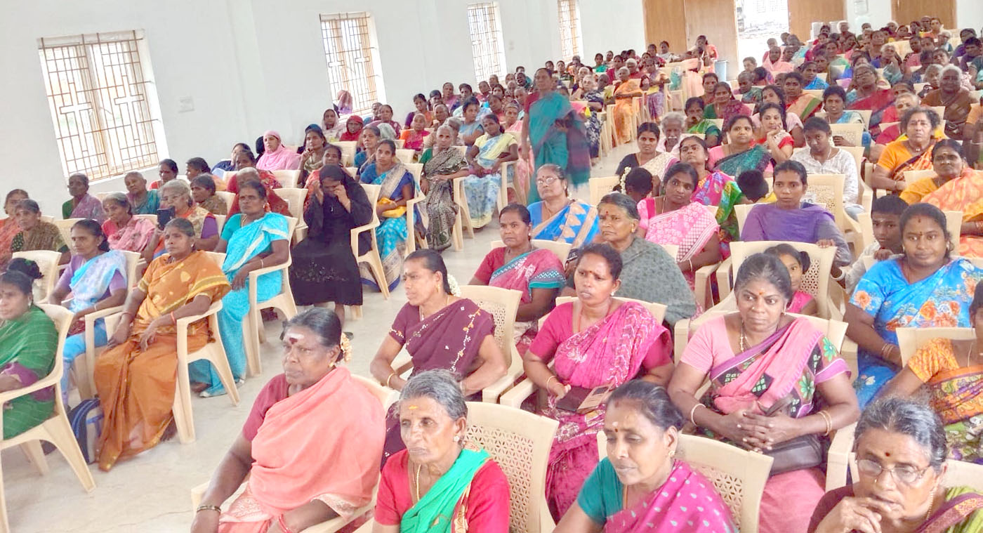 வீட்டு வேலை தொழிலாளர்கள் திண்டுக்கல்லில் மே தின விழா ஆர்.சச்சிதானந்தம் எம்.பி. பங்கேற்பு